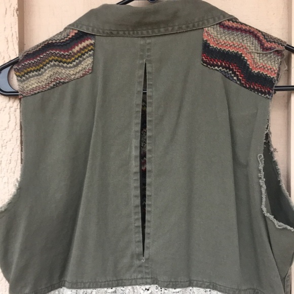 BKE gimmicks beaded lace back utility boho vest - Picture 9 of 10